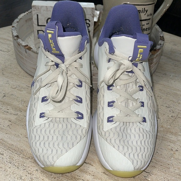 NIKE LeBron Witness 5 EP 'Summit White Metallic Bronze' CQ9381-102 Woman’s Sz 7 - Picture 10 of 16